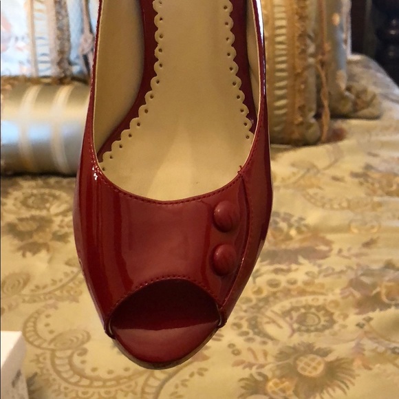 Shoes - Picture 4 of 4